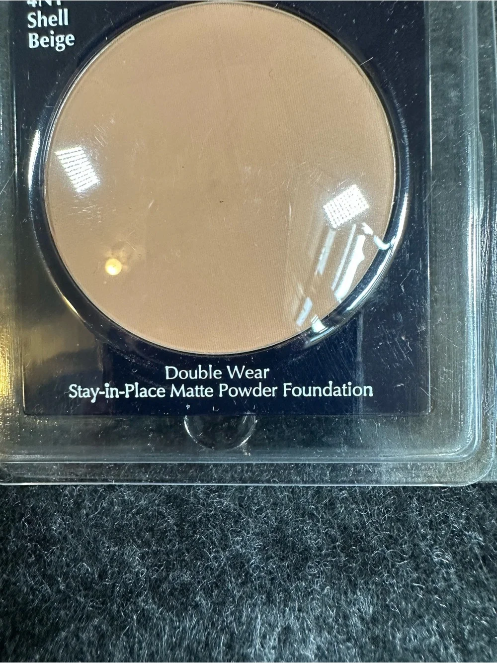 Estée Lauder Double Wear Stay-in-Place Matte Powder Foundation 4N1 Shell Beige